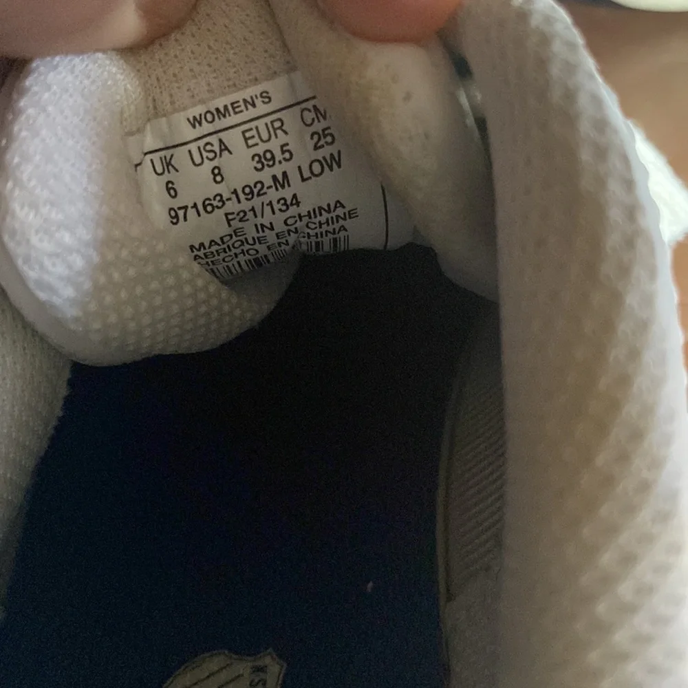 K-Swiss Sneaker White and Metallic Pink - Picture 7 of 7